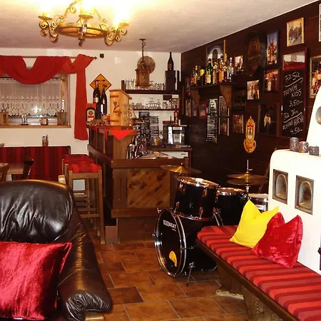 祖阿尔坦穆赫膳食公寓酒店 3*